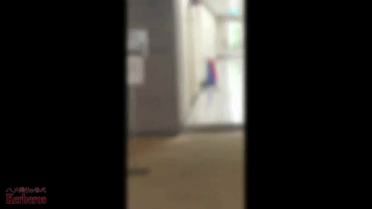 【無修正・人妻】自分の**が水泳教室の時間に、公民館の多目的トイレで**でお金を稼ぐ主婦 - FC2 Vídeo Adulto